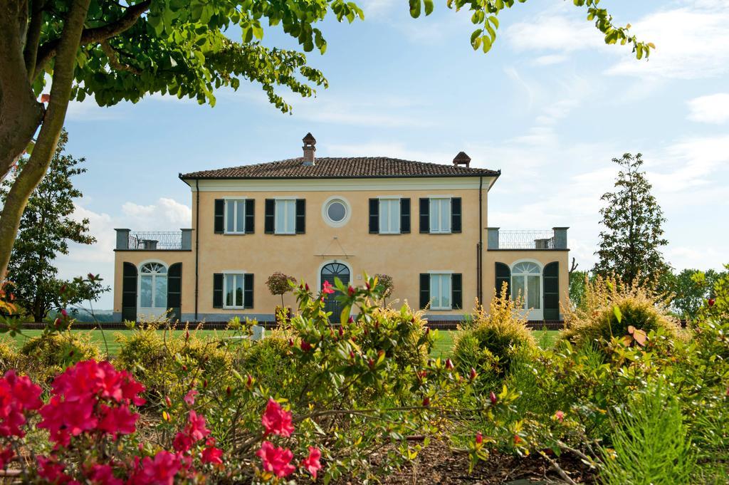 Relais 23 Hotel & Ristorante Castelnuovo Belbo 外观 照片