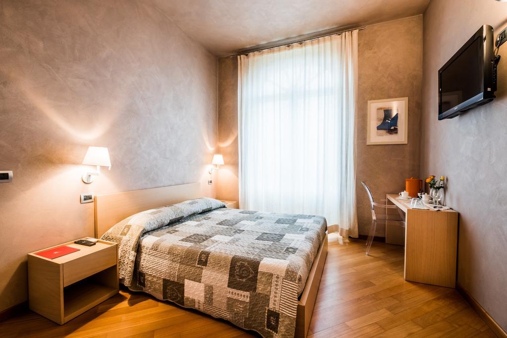 Relais 23 Hotel & Ristorante Castelnuovo Belbo 外观 照片