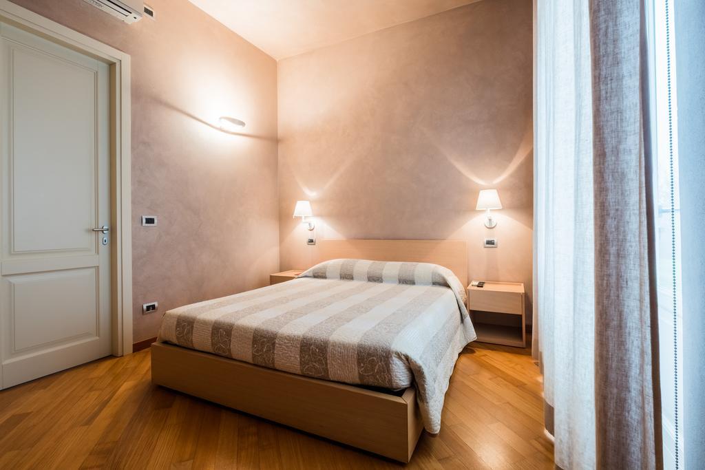 Relais 23 Hotel & Ristorante Castelnuovo Belbo 外观 照片