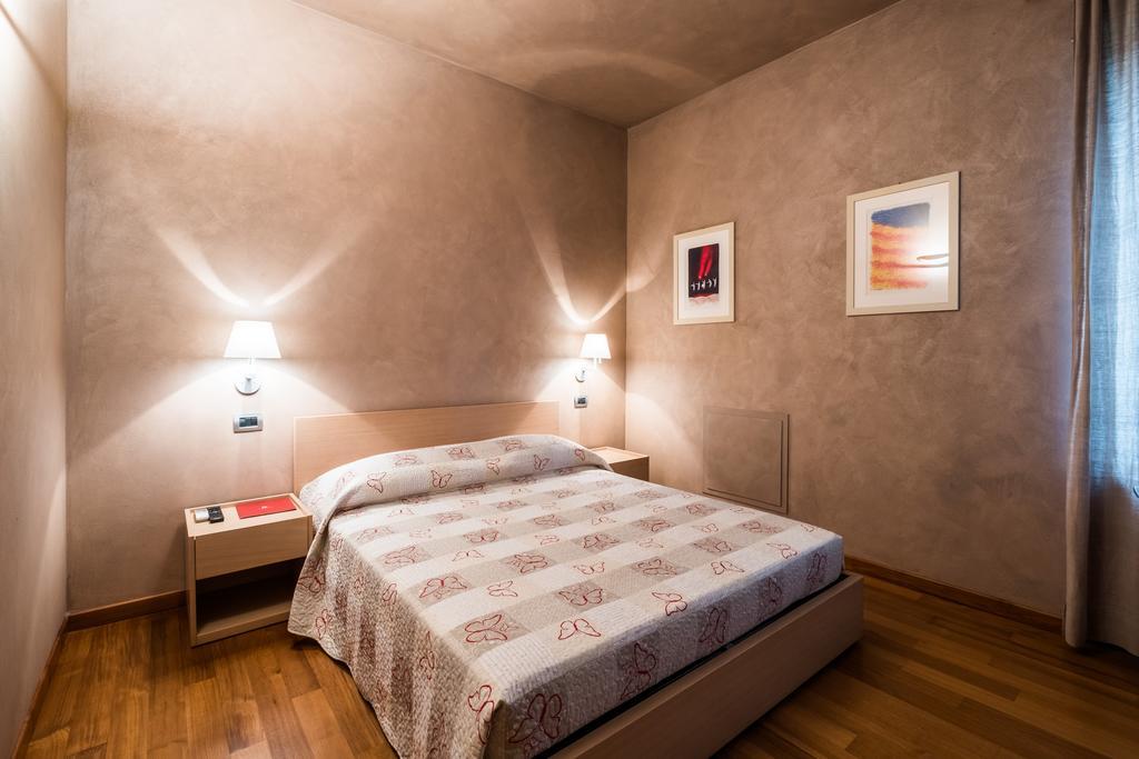 Relais 23 Hotel & Ristorante Castelnuovo Belbo 外观 照片