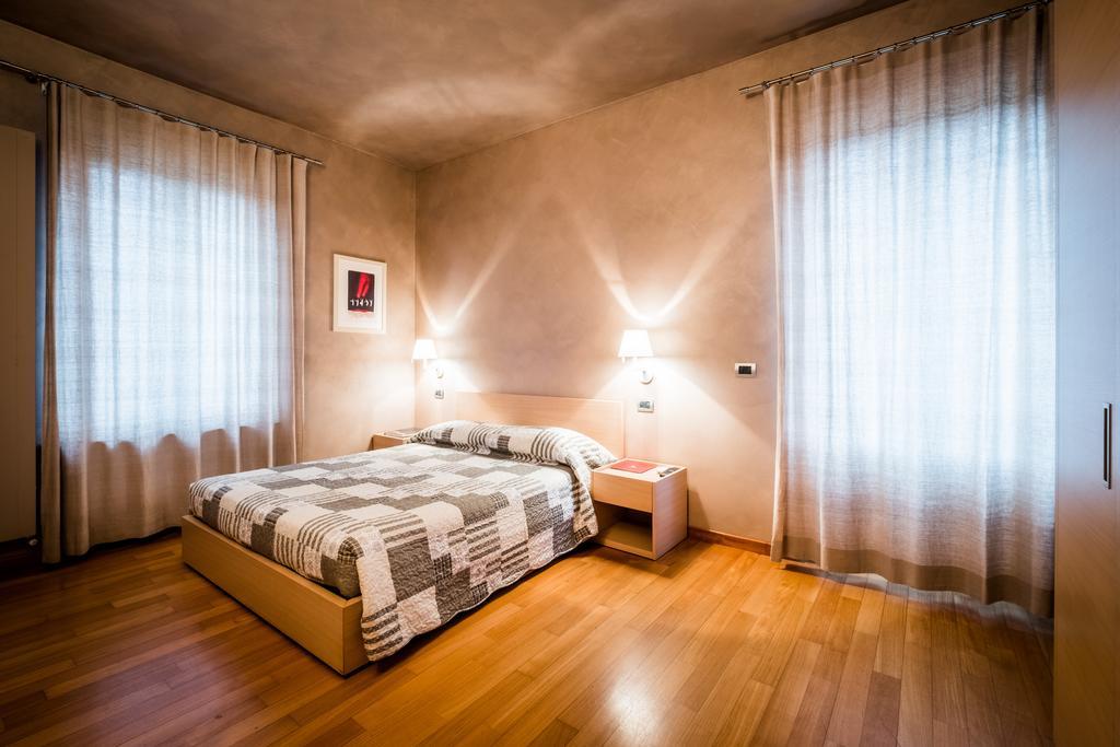 Relais 23 Hotel & Ristorante Castelnuovo Belbo 外观 照片