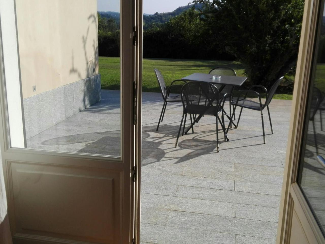 Relais 23 Hotel & Ristorante Castelnuovo Belbo 外观 照片